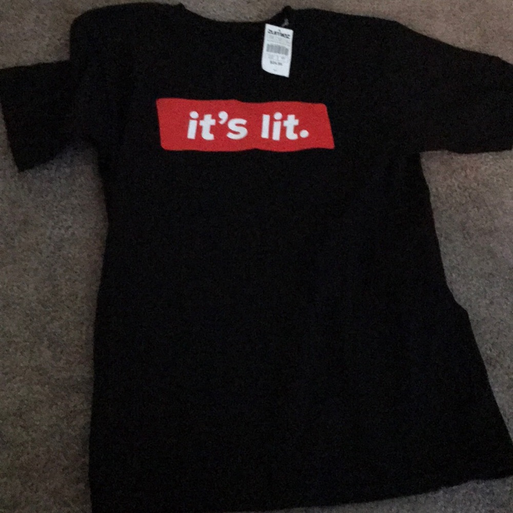 Brand new black t shirt from zumiez😍